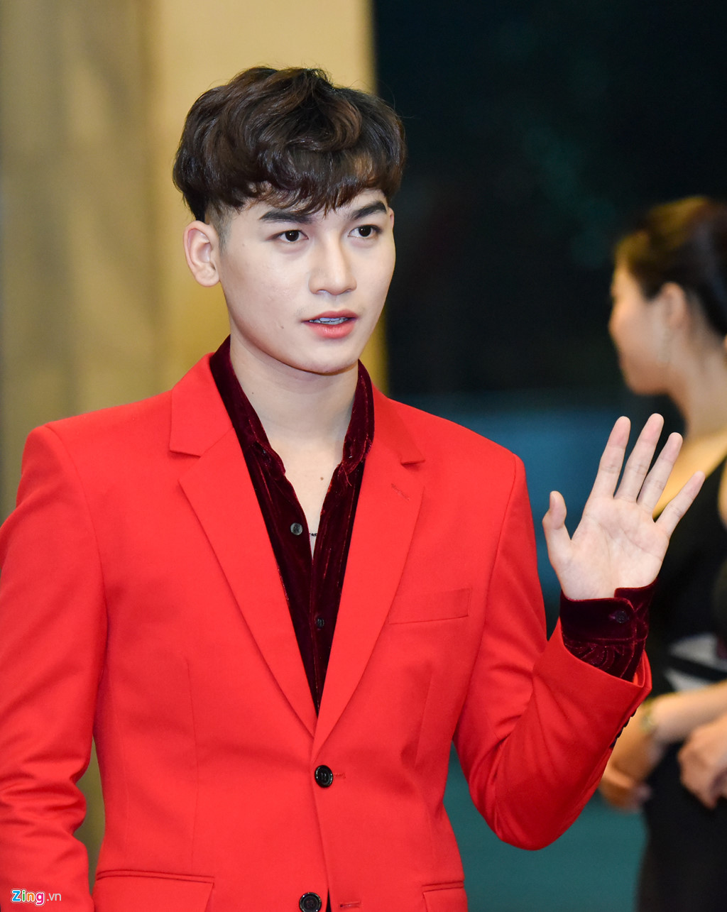 Huyền My gợi cảm trên thảm đỏ giải Cống hiến